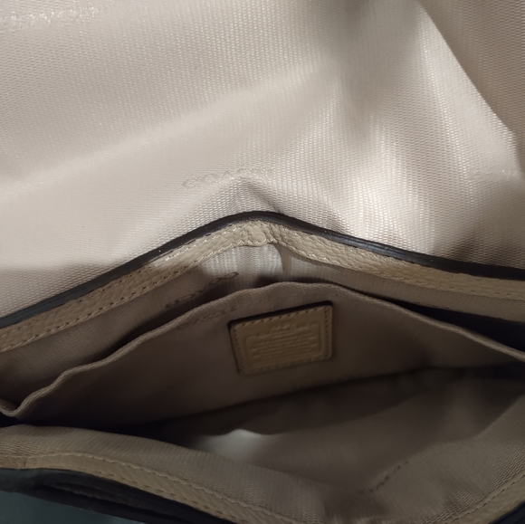 Coach pouch - Picture 3 of 3